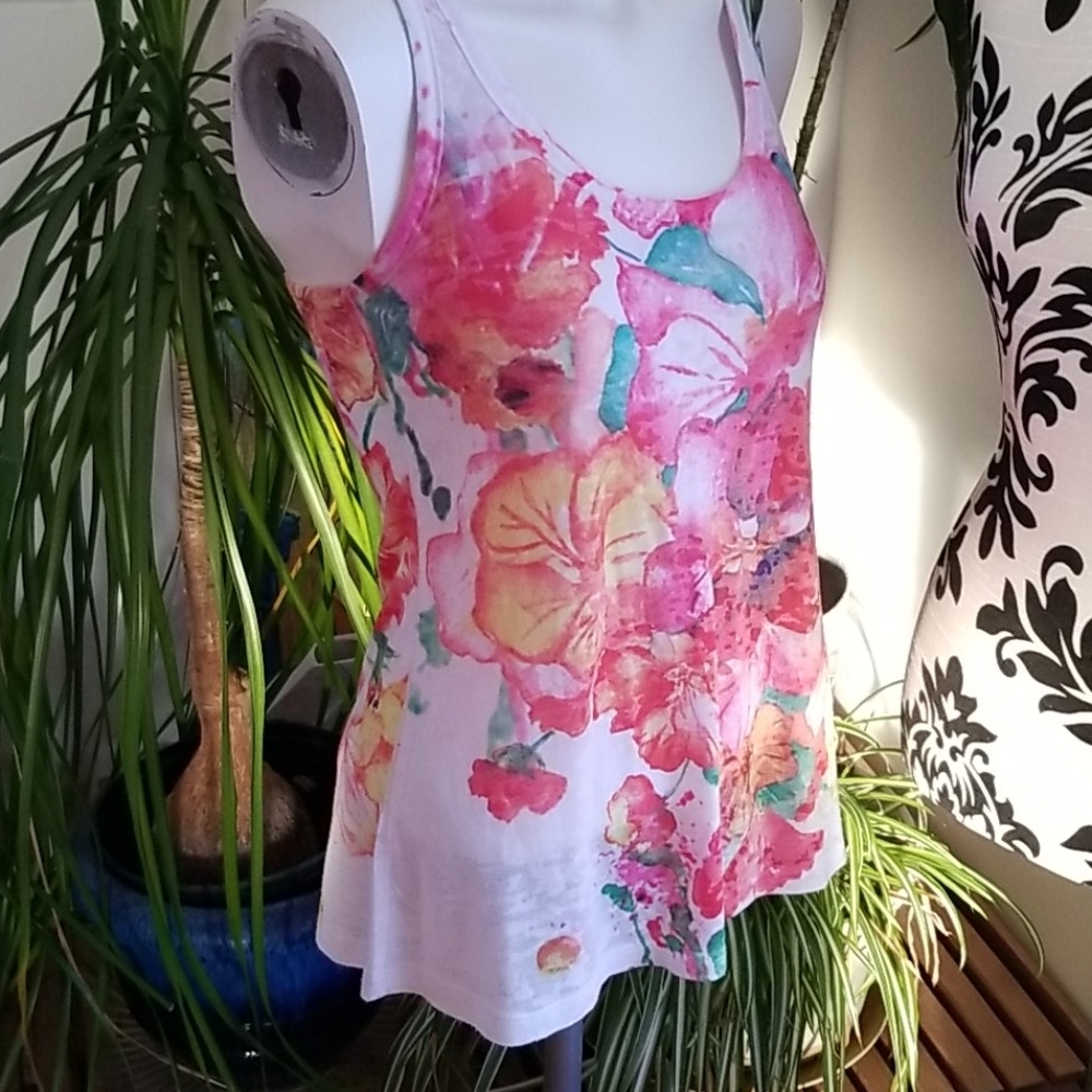 Wion Queen Esther racerback Floral Tank top